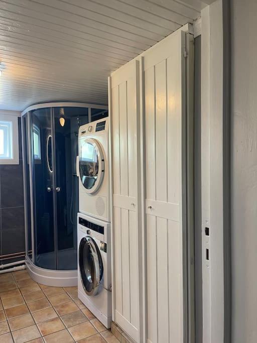 Ferienwohnung Fin Sentralt Hybel I Drammen Exterior foto