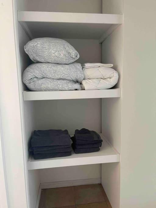 Ferienwohnung Fin Sentralt Hybel I Drammen Exterior foto