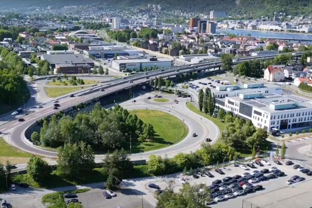 Ferienwohnung Fin Sentralt Hybel I Drammen Exterior foto